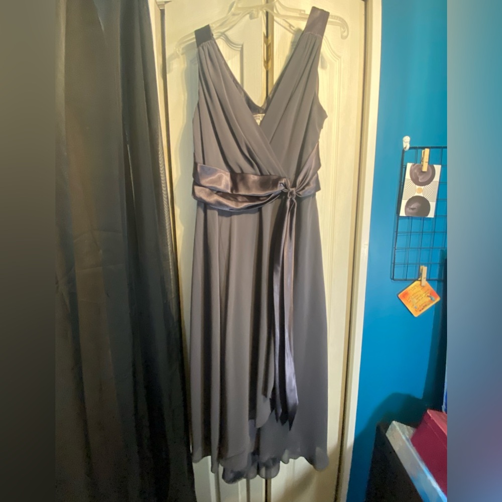 Evan Picone gray cocktail dress with sash. Small snag on skirt.